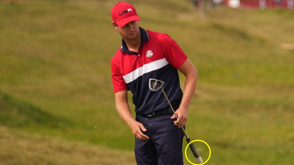 Luật golf hiếm gặp khiến Harris English phải cắt grip putter của mình tại Ryder Cup